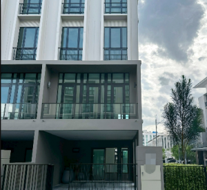 乍都节区 | PATIO Ratchayothin 联排别墅出租 6房 267平米 120,000~150,000泰铢/月