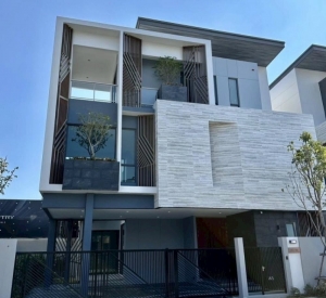 萱銮区 | The Gentry Phatthanakan 2 独栋别墅出租 4卧 440平米 250,000泰铢/月（可注册公司）