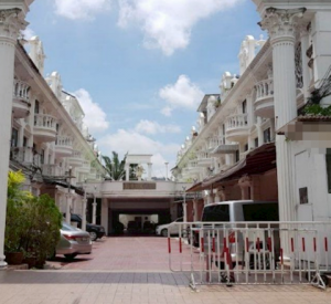 瓦他那区 | Leo Classic Plac 联排别墅出租 3卧 280平米 58,000泰铢/月