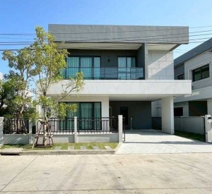 ​挽那区｜Centro Bangna  phase 1 独栋别墅出租（宠物友好） 4卧209平米 95,000泰铢/月