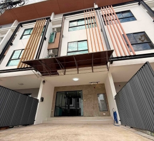 北榄府 邦披县 | I Field Bangna Home Office出租 3卧3卫196平方米 租金43,000泰铢/月 可饲养宠物