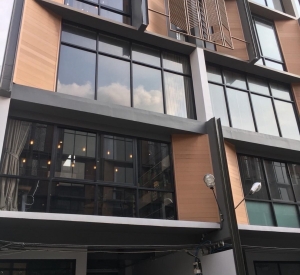 曼谷 萱銮区 | The Pride Sukhumvit 77 Home Office出租 380平方米 租金70,000泰铢/月 可注册公司