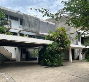 曼谷 披耶泰区 | Tropicana Court Ari办公空间出租 150平方米 租金85,000泰铢/月