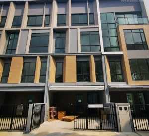 Estara Haven Phatthanakan 20 联排别墅出售 3卧200平米 1150万泰铢