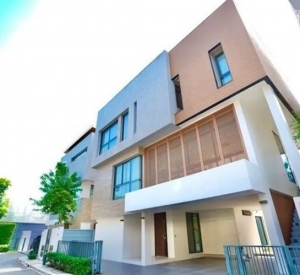 Parc Priva Huaikwang 独栋别墅出售 5卧462平米 7500万泰铢