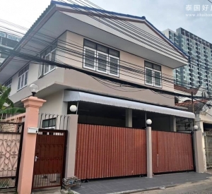 Phayathai House 独栋别墅出租 5卧258平米 45,000泰铢/月