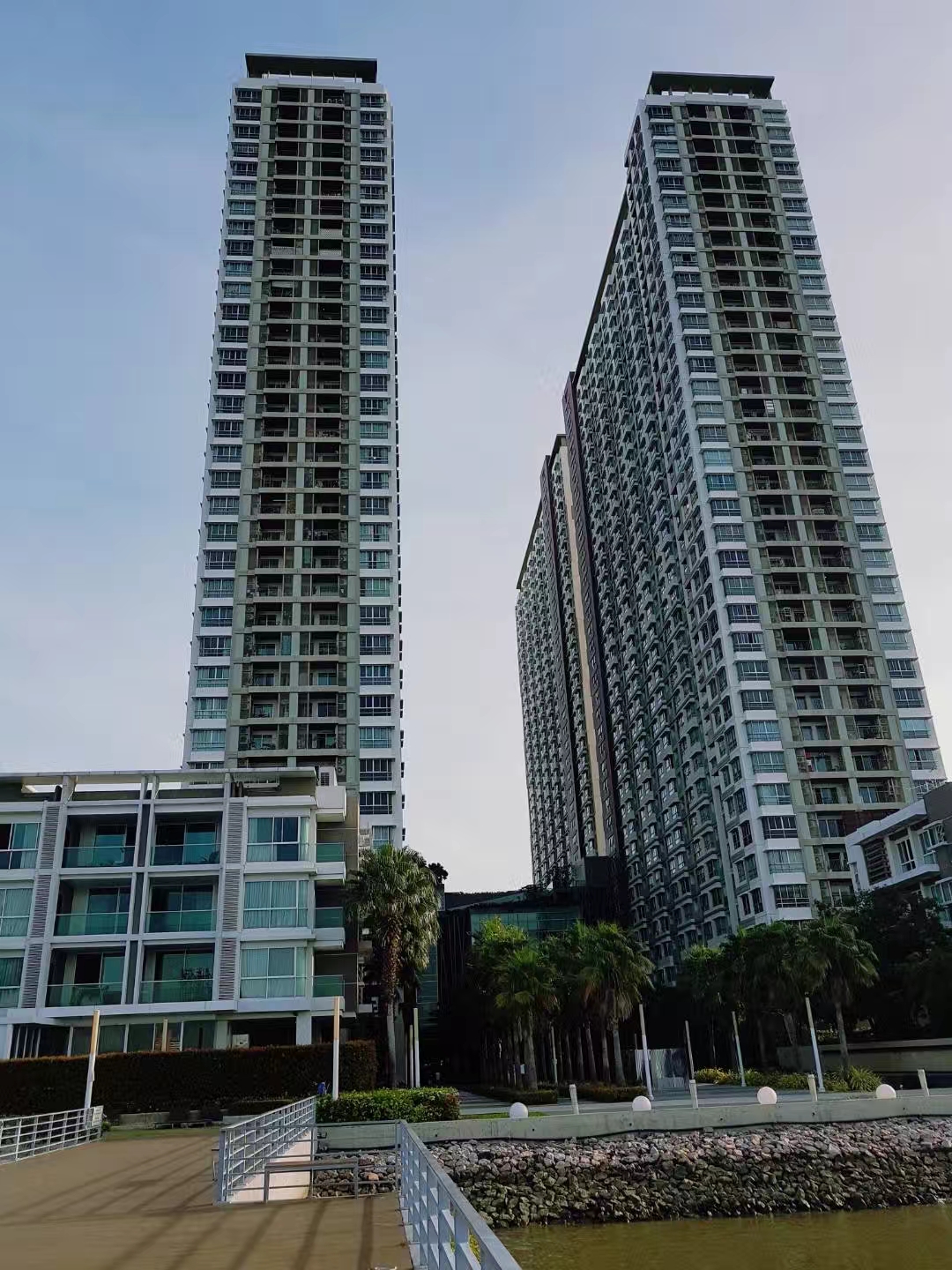 曼谷高端河景大3房公寓笋盘急售，仅190万元