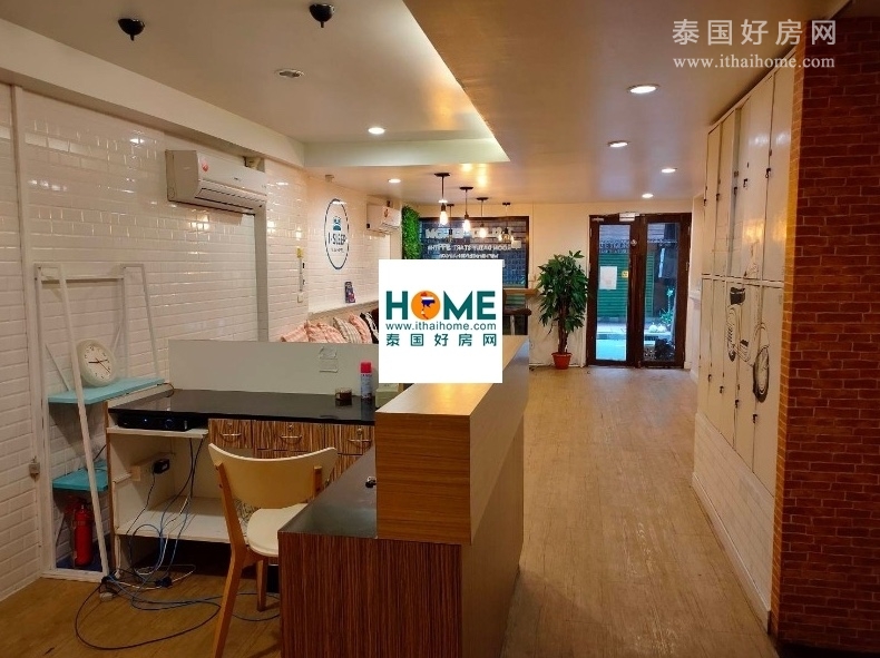 【推荐】BTS ChongNonSi联排别墅出/转让 14卧300平米 租60000铢/月