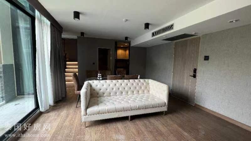 The unique Sukhumvit公寓出租 4房300平米 60,000泰铢/月