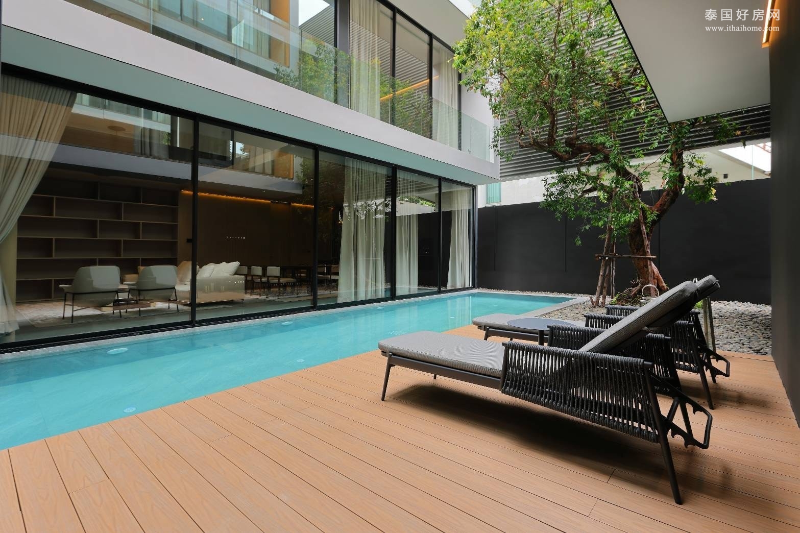 Ladphao Modern Luxury 独栋别墅出售 4卧700平米 5550万泰铢