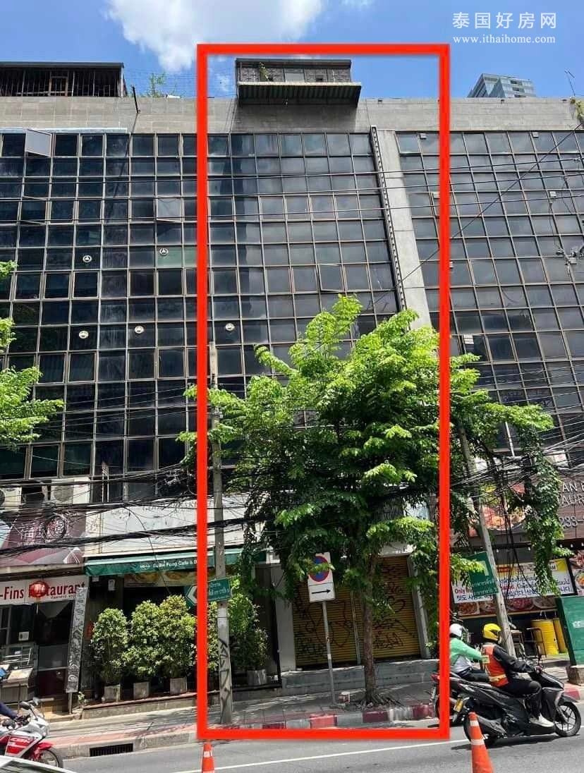 Surawong Silom 商铺出租 2层楼94平米 55,000泰铢/月