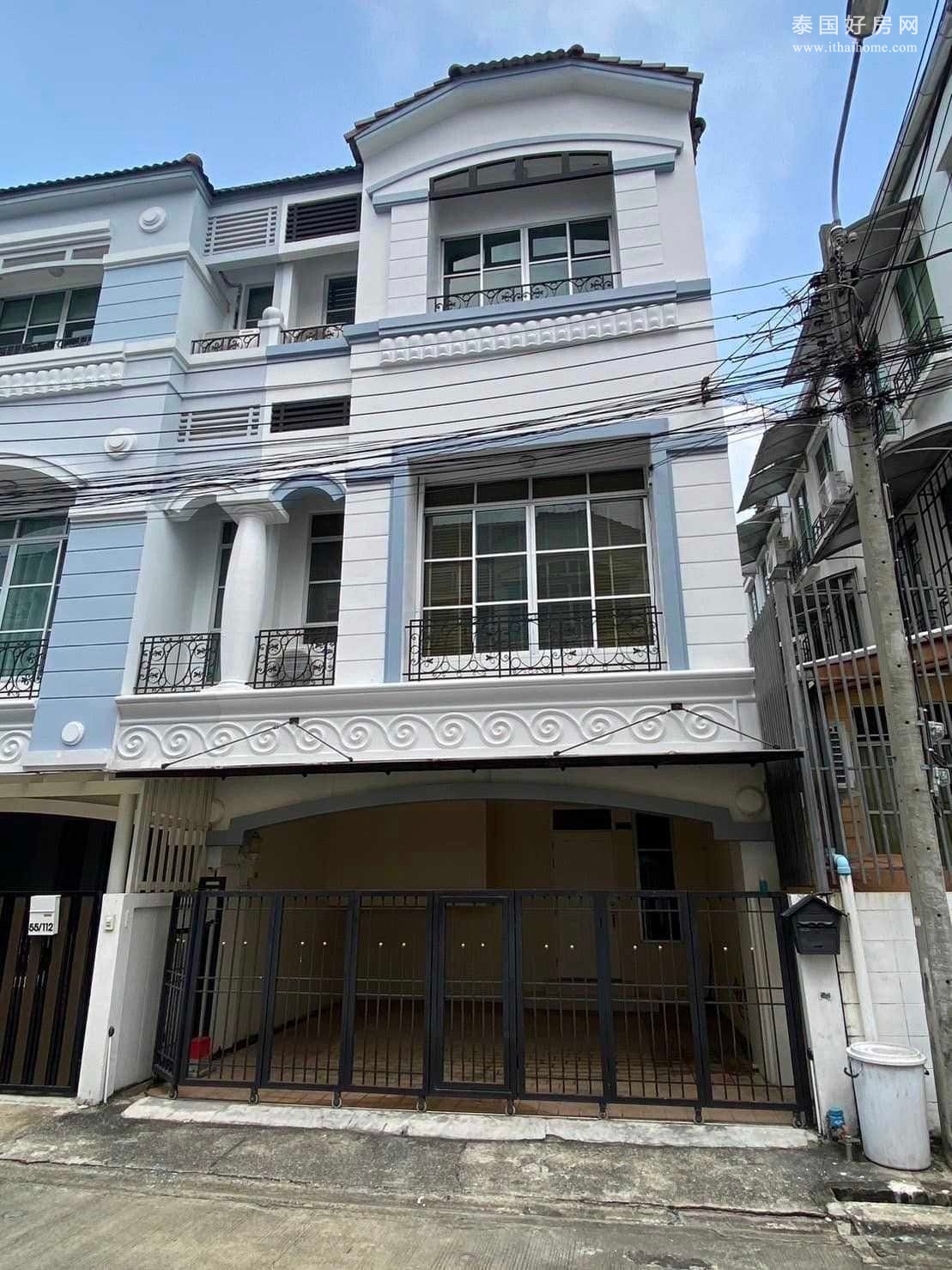 Baan Klang Muang Ladprao-Yothin Phatthana 联排别墅出租 3卧186平米 29,000泰铢/月