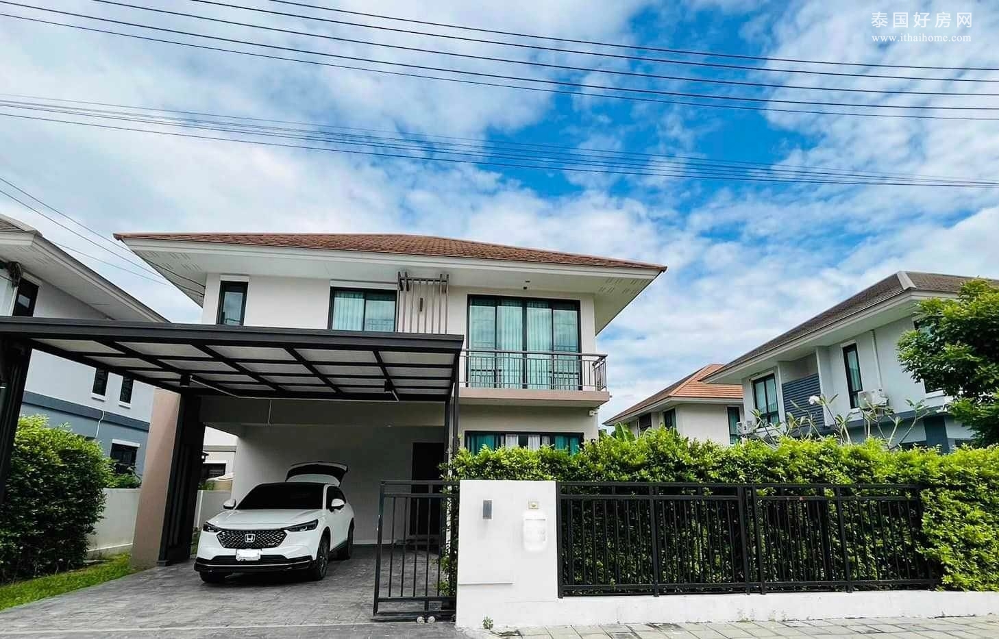 巴吞他尼府 | Sammakorn Rangsit-Klong 7 独栋别墅出租/出售 3卧 160平米 出租35,000泰铢/月，出售750万泰铢 