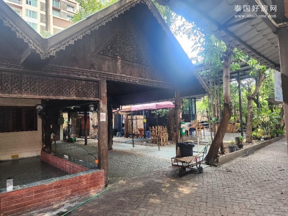 挽叻区 | Sathorn-Narathiwat 商店出租 800平米 400,000泰铢/月
