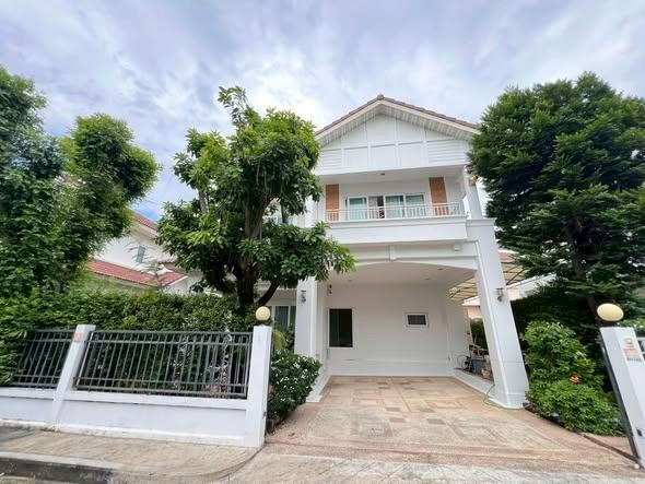 北榄府 | PERFECT PLACE SUKHUMVIT 77 – SUVANNABHUMI 独栋别墅出租/售 3卧 200平米 出租45,000泰铢/月，出售695万泰铢