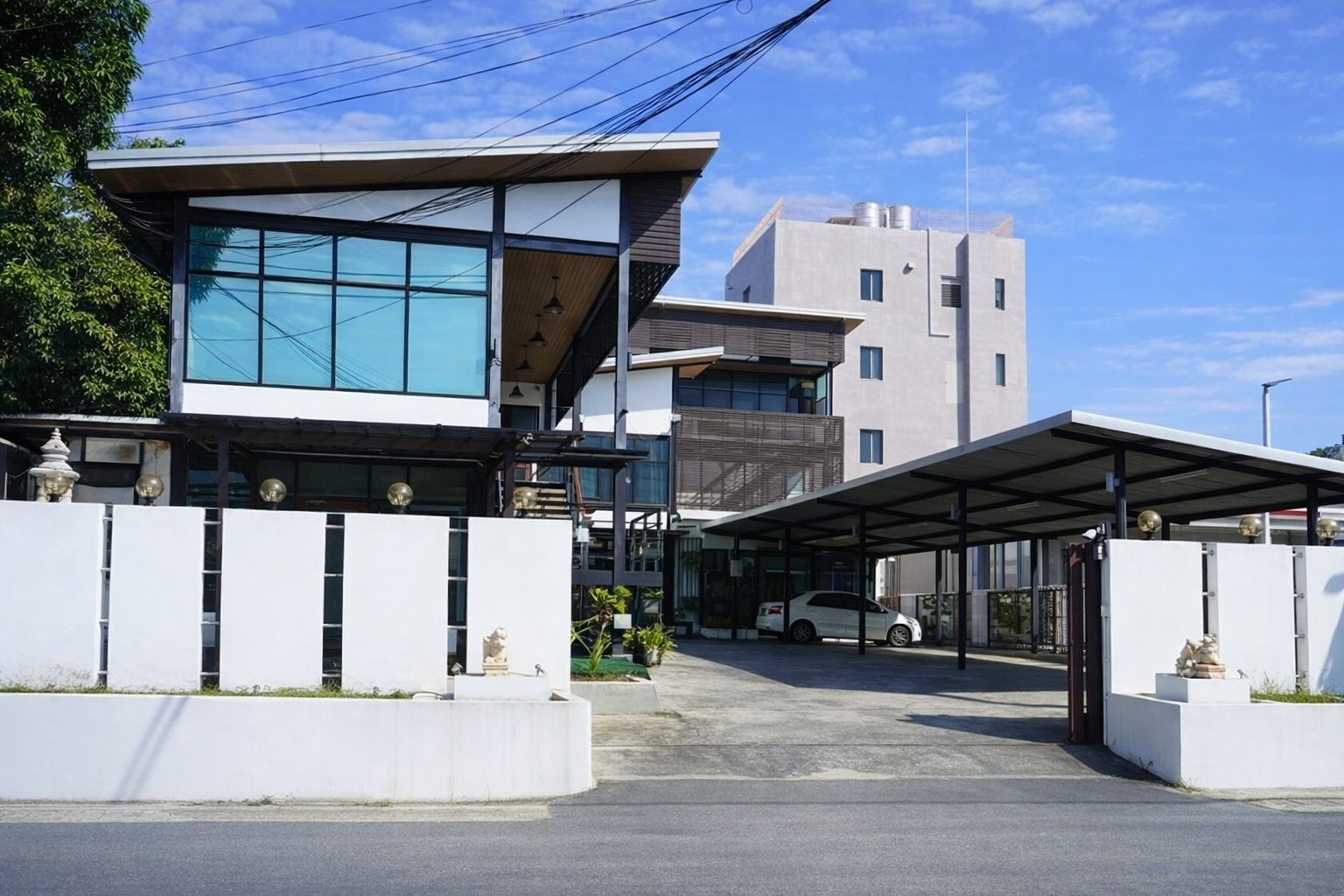 黄金地段｜辉煌－素提讪－拉抛 区域出租空间 180平米 100,000泰铢/月