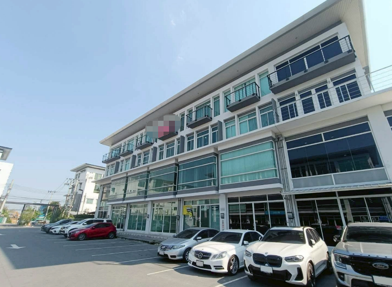 巴威区 | Home Office，Onnut-Wongwaen 家庭办公室出租/出租 2卧 230平米 出租45,000泰铢/月，出售1090万泰铢（可注册公司）