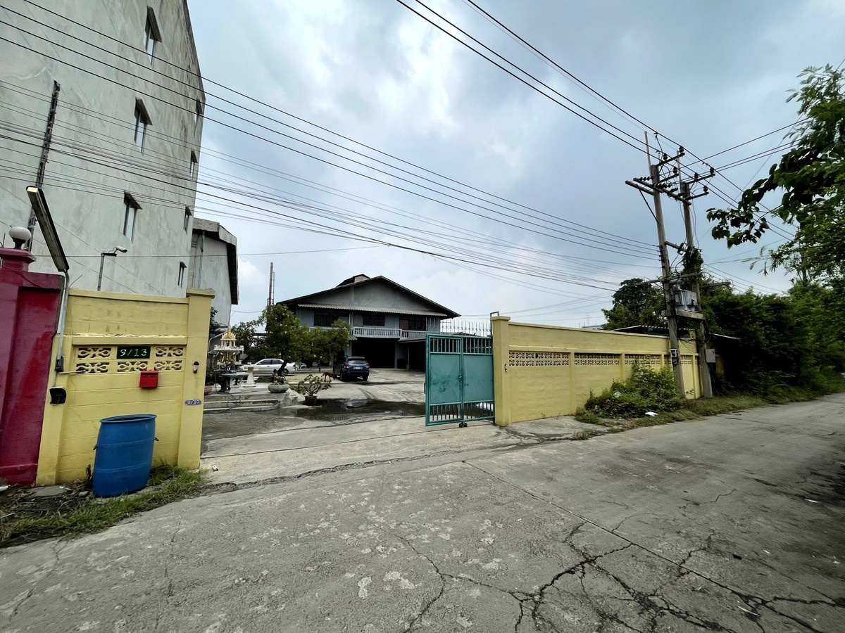 龙仔厝府 | 位于 Ekachai 路的黄铜、红铜铸造工厂出租/售 525平米 出租100,000泰铢/月，出售1500万泰铢