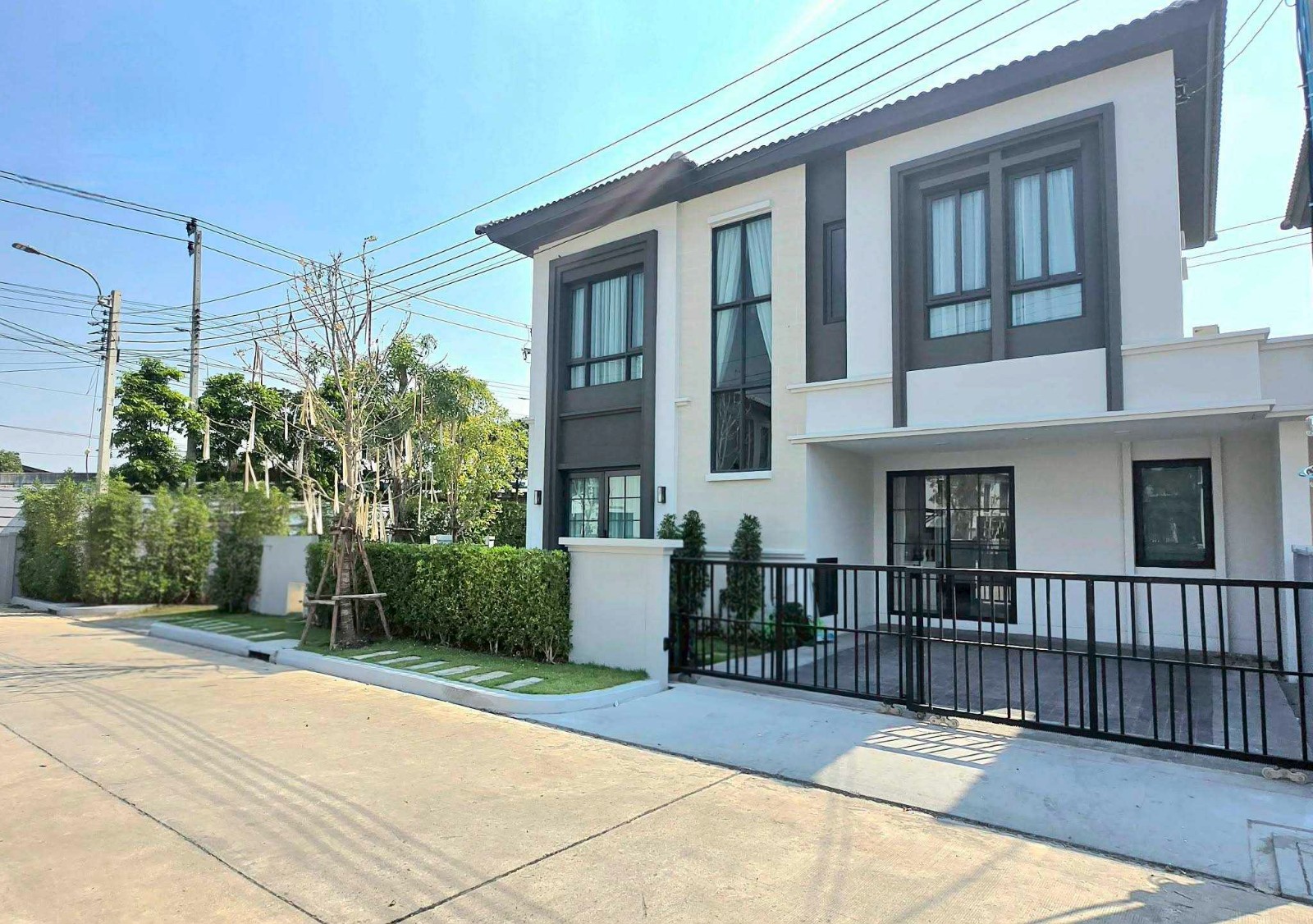 北榄府 | Grande Pleno Sukhumvit-Bangna 独栋别墅出租/售 4卧 161平米 出租95,000泰铢/月，出售1220万泰铢