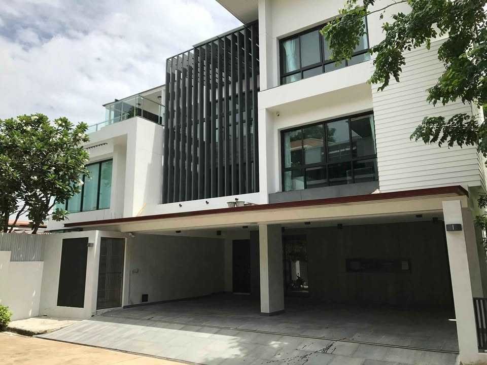 曼甲必区 | Issara Rama 9 Village 联排别墅出租 4卧 500平米 200,000泰铢/月