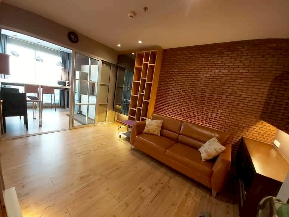 辉煌区 | Rhythm Ratchada 公寓出租/售 1卧 47平米 出租20,000泰铢/月，出售490万泰铢