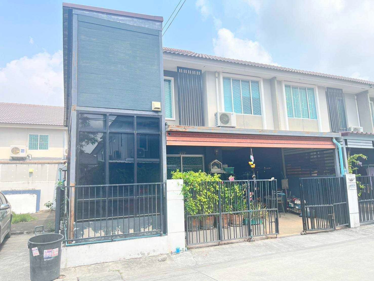 北榄府 | PRUKSA VILLE 66/2 BANGNA – NHAMDAENG 联排别墅出售 3卧 103.6平米 300万泰铢