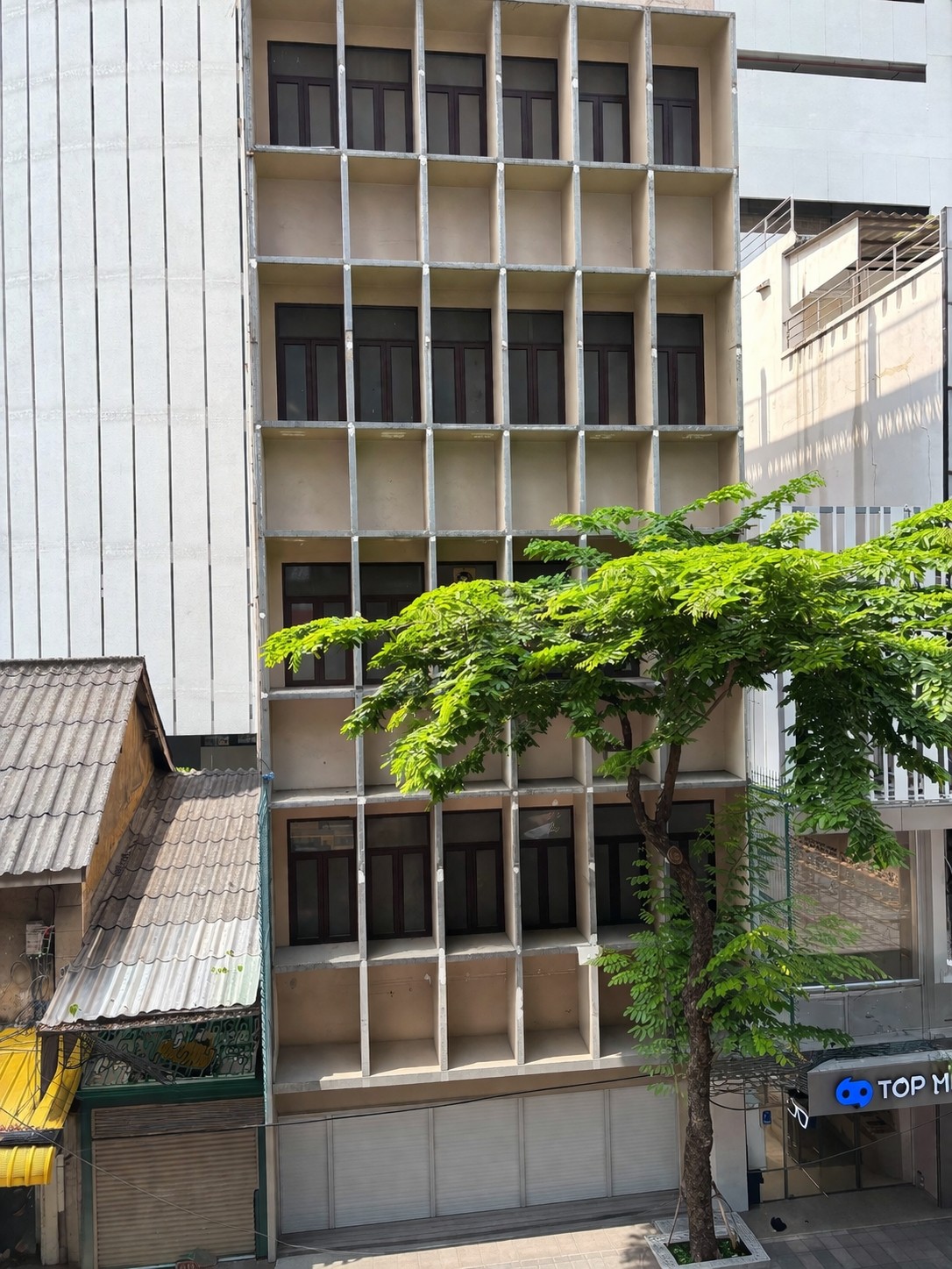 挽叻区 | Sala Daeng — Sathorn市中心地段商铺出租 5房 80平米 420,000泰铢/月