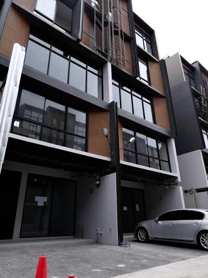 萱銮区 | The Pride Sukhumvit 77 办公别墅出租 3卧 370平米 75,000泰铢/月（可注册公司）