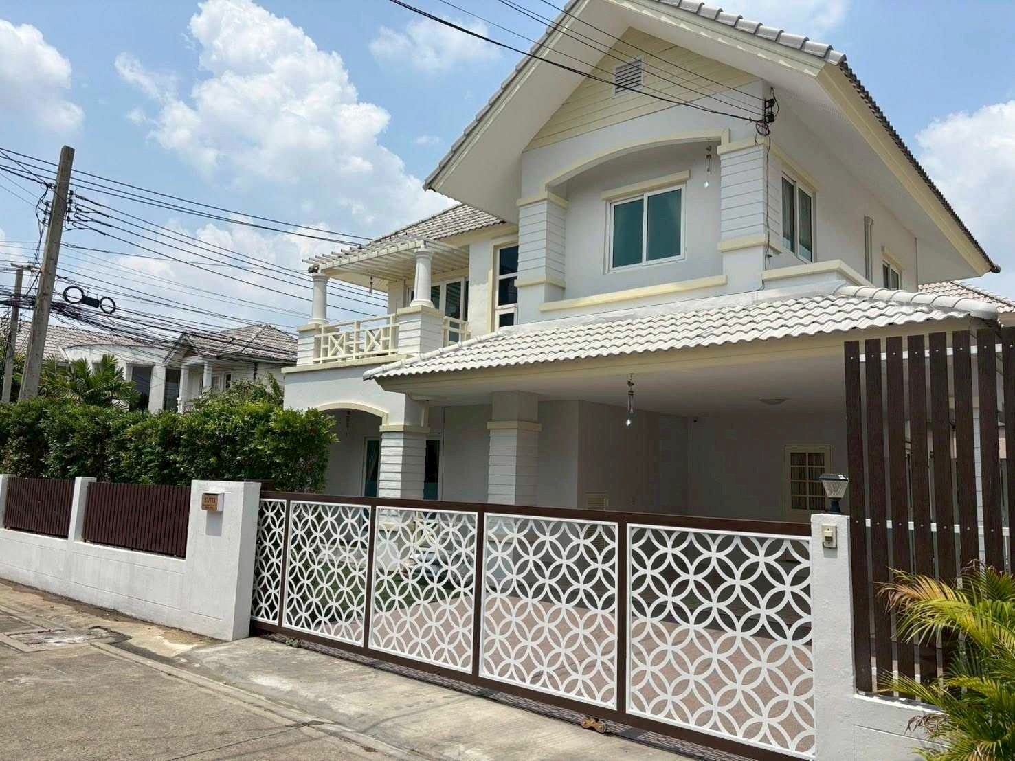 曼卿区 | Ram Intra — Prasert Manukit Rd.地段 独栋别墅出租/售 4卧 160平米 65,000泰铢/月，出售1150万泰铢