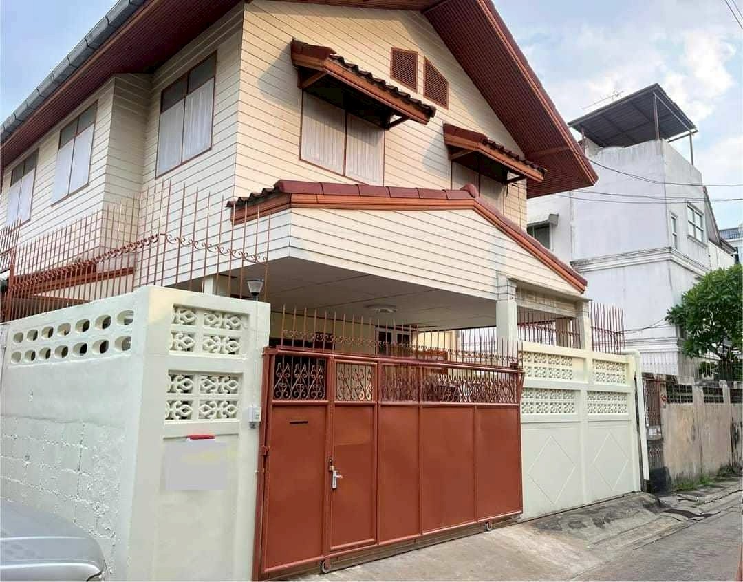邻铃区 | Ratchada — Rama 9 独栋别墅出租 4卧 140平米 30,000泰铢/月