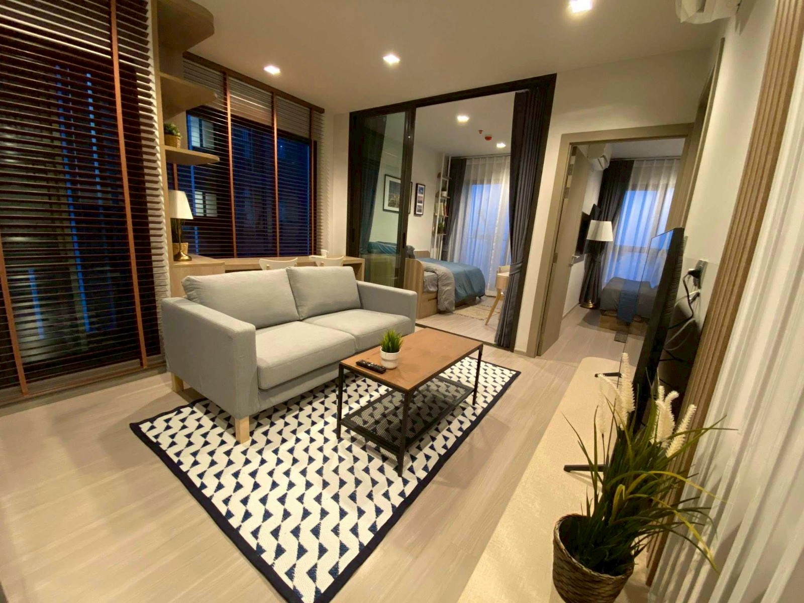 拉差贴威区 | Life Asoke Rama9 公寓出租 2卧 40平米 28,000泰铢/月