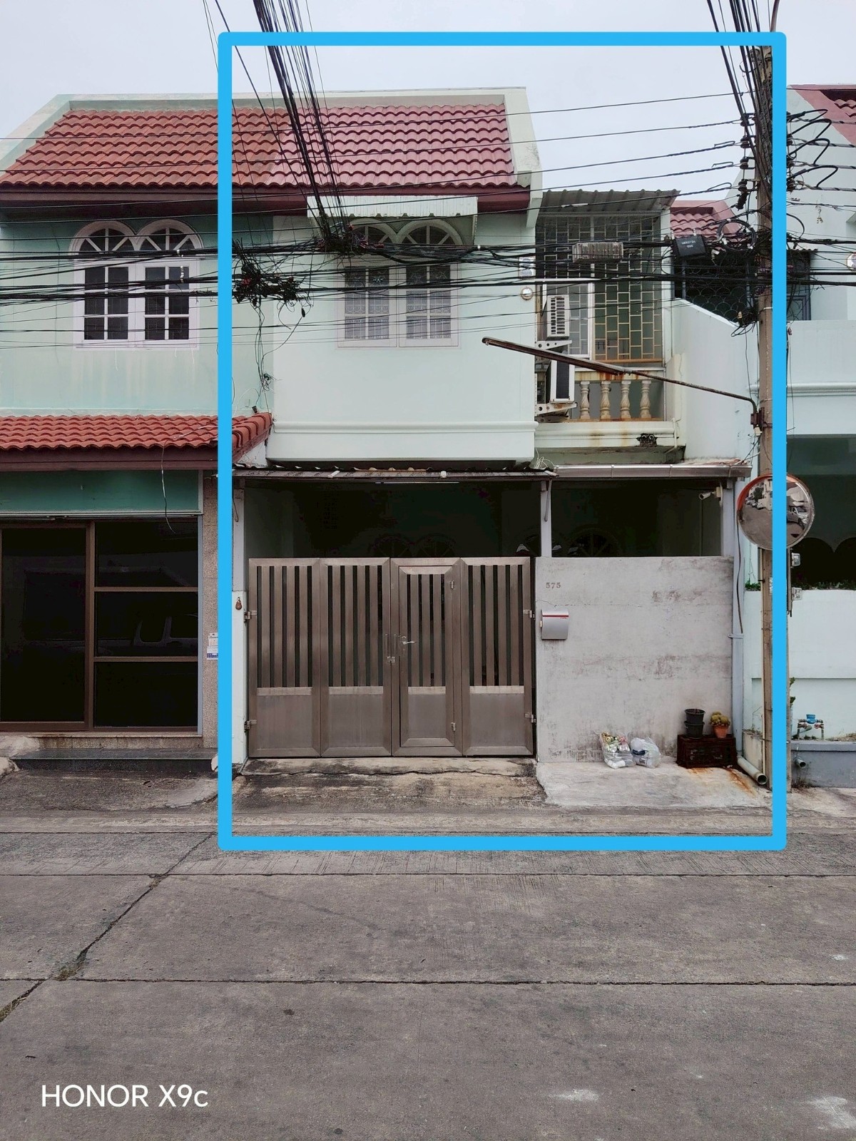 辉煌区 | Huai Khwang - Pracharat Bamphen巷 联排别墅出租 3卧 84平米 20,000泰铢/月