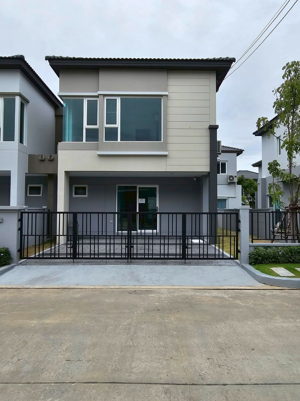 北榄府 | Grande Pleno Sukhumvit-Bangna 独栋别墅出租 3卧 146平米 50,000泰铢/月（可养宠物）