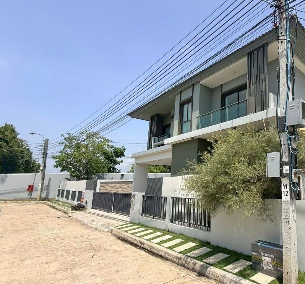 北榄府 | Saransiri Srivaree 独栋别墅出租 4卧 240平米 79,000泰铢/月