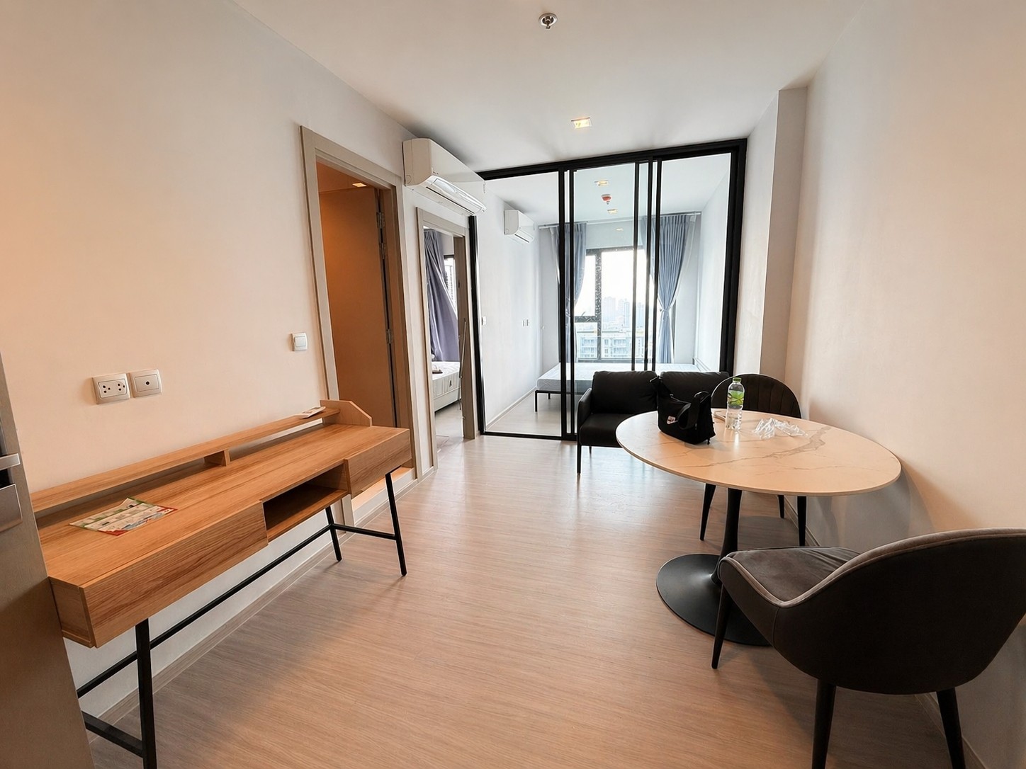 拉差贴威区 | Life Asoke Rama9 公寓出租 2卧 41平米 27,000泰铢/月