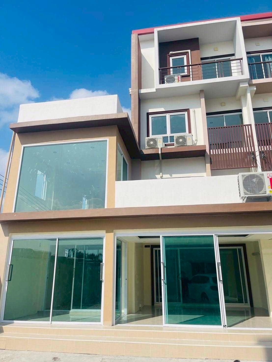 拉甲邦区 | Pradya Biz Home Onnut-Suvarnabhumi 联排别墅出租 2++房 470平米 45,000泰铢/月（可注册公司）