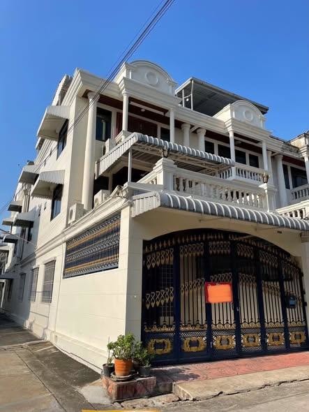 沙吞区 | Sathorn - Narathiwat市中心 联排别墅出租 4卧 120平米 52,000泰铢/月