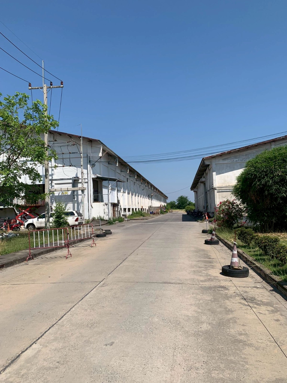 拉甲邦区 |【紫色区】Lat Krabang区域，Suvarnabhumi附近 工厂仓库出租 460-1,820平米 每平米120泰铢/月