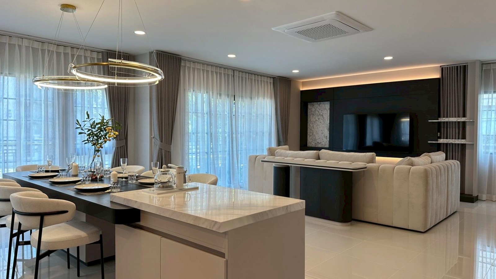 Centro Bangna by AP Thailand/ 4 卧/租金 130,000 泰铢/面积：300 平方米