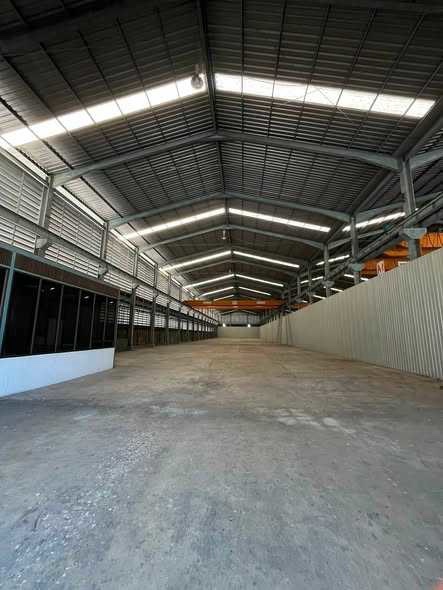 北榄府 邦披县 | Thepharak路仓库出租 2,280平方米 租金350,000泰铢/月 红色用地