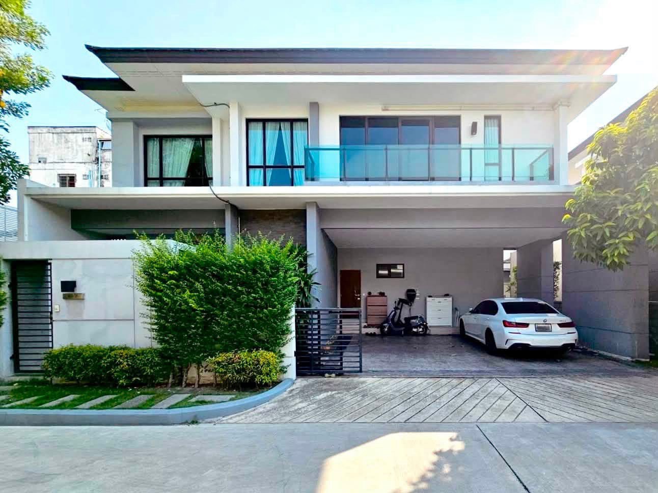 曼谷 汪通郎区 | The City Ekkamai–Ladprao独栋别墅出租/出售 4卧4卫309平方米 售价27,500,000泰铢 / 租金180,000泰铢/月 宠物友好