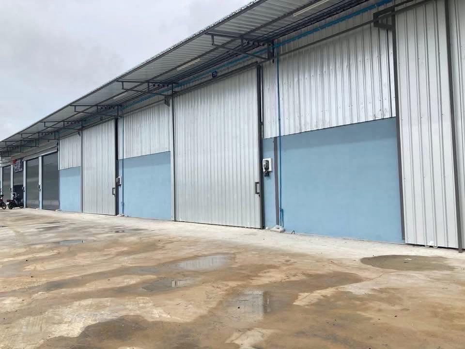 曼谷 Bang Khun Thian | Dee Charoen 3 Rama 2新建仓库出租 250平方米 租金19,000泰铢/月