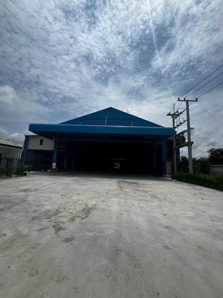 龙仔厝府 | Bang Nam Chuet大型厂房/仓库出租 2,800平方米 租金230,000泰铢/月，粉红色工业区