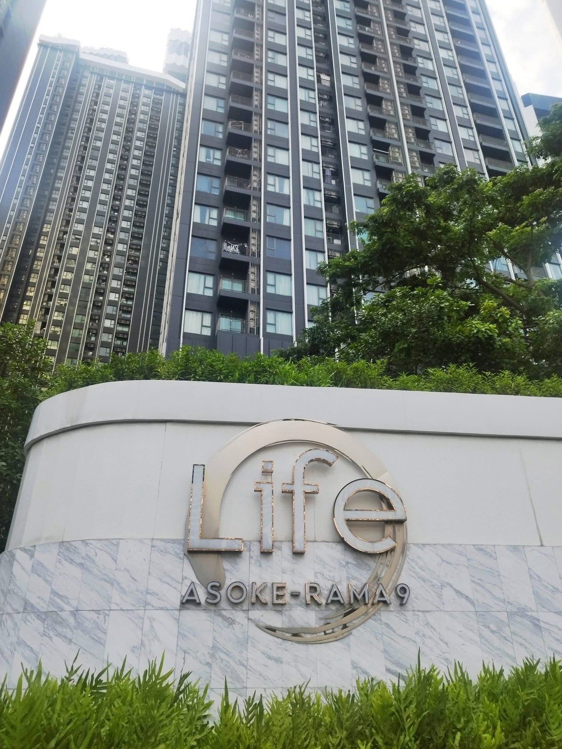 曼谷 汇权区 | Life Asoke Rama 9公寓出售/出租 1卧1卫32平方米 售价4,190,000泰铢 / 租金20,000泰铢/月