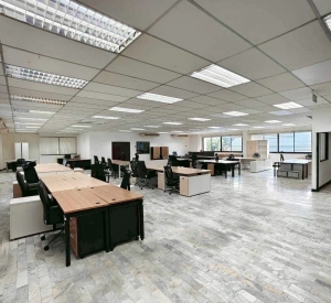 朗四区 | Vibhavadi巷，Bang Khen 办公楼出租 2层楼 740平米 407,000泰铢/月