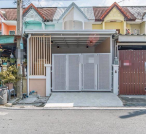 暖武里府 | Rattanathibet小区，联排别墅出售 3卧 80平米 209万泰铢