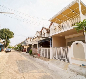 暖武里府 | Bang Bua Thong - Kanchanaphisek路地段 联排别墅出售 3卧 68平米 199万泰铢