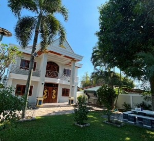 春武里府 | Ban Bueng县 独栋别墅出租 4卧 300-400平米 100,000泰铢/月