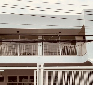 辉煌区 | Wattananiwet巷 — Ratchada地段 独栋别墅出租 4卧 300平米 65,000泰铢/月（可注册公司）