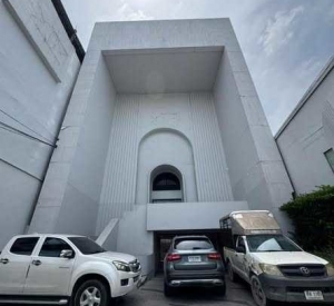 优越地段｜Suksawat Roa 临主干道，交通便利 办公楼出租 5层楼 1,400平米 出租165,000泰铢/月，出售8500万泰铢